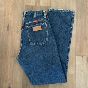 Wrangler fashion jeans. Size 9 x 32
